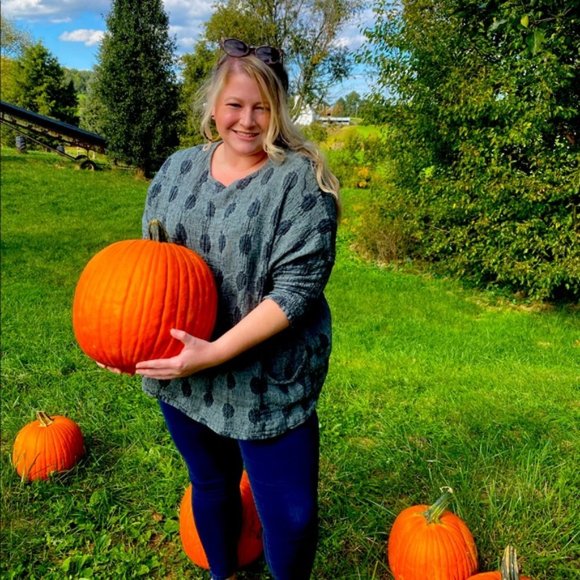 Linen Oversized Blouse - Circle Details and Pockets - Picture 3 of 3